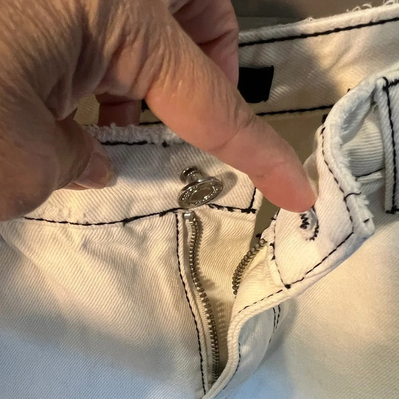 Misguided size 6 White distressed cotton skirt with black stitching - Picture 5 of 10